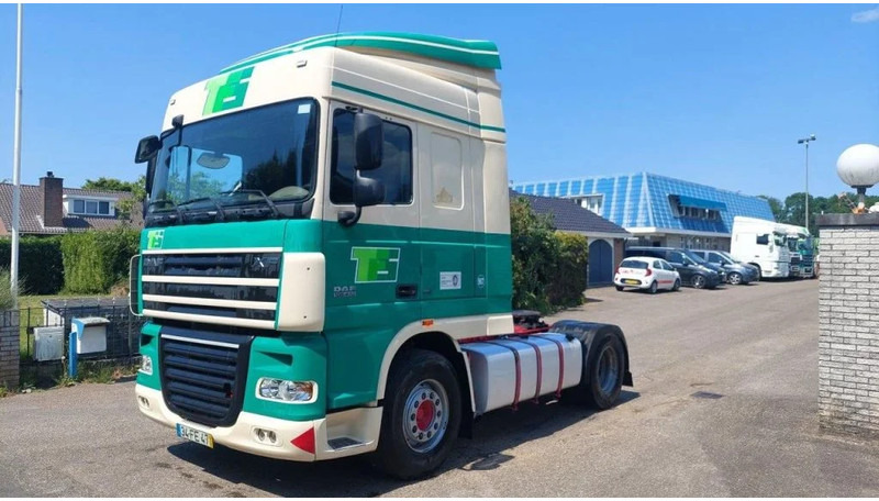 DAF XF 105.410 4 PIECES AVAILABLE - Tahač: obrázek 5 DAF XF 105.410 4 PIECES AVAILABLE - Tahač: obrázek 5