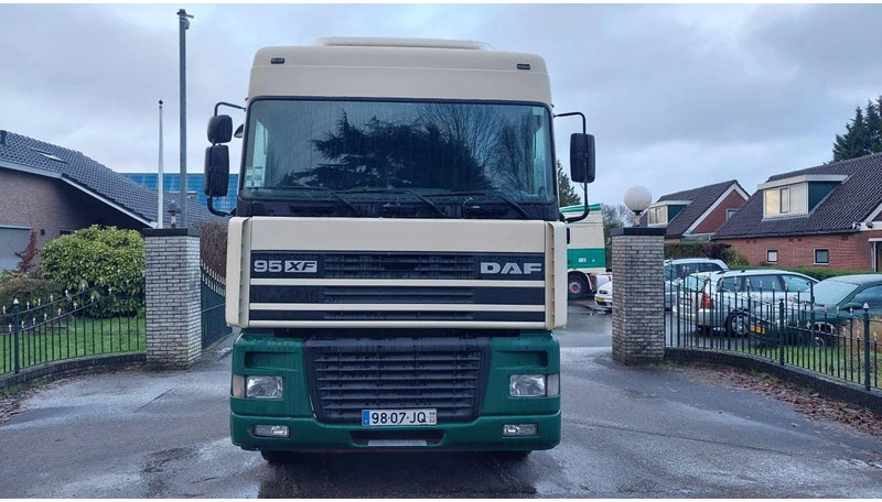 DAF XF 95.430 4x2 EURO 2 Manual Gearbox - Tahač: obrázek 5 DAF XF 95.430 4x2 EURO 2 Manual Gearbox - Tahač: obrázek 5