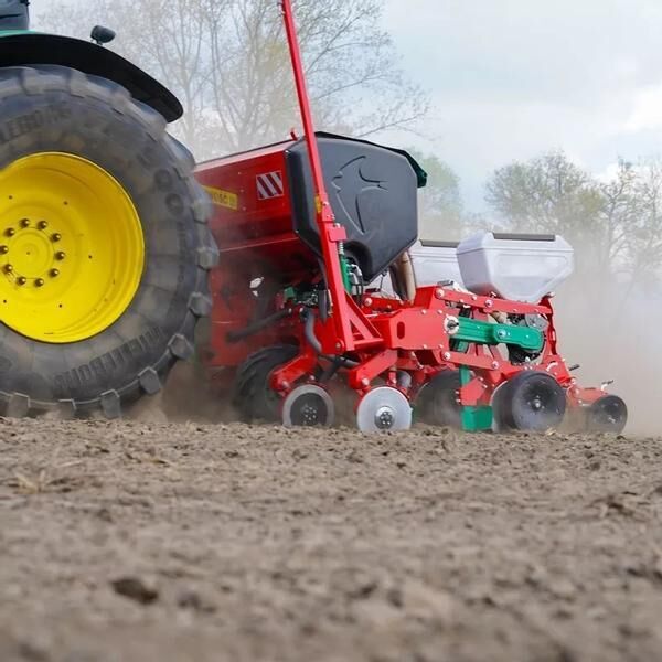 AGRO-MASZ FALCON - SIEWNIK PUNKTOWY - Přesný secí stroj: obrázek 1 AGRO-MASZ FALCON - SIEWNIK PUNKTOWY - Přesný secí stroj: obrázek 1