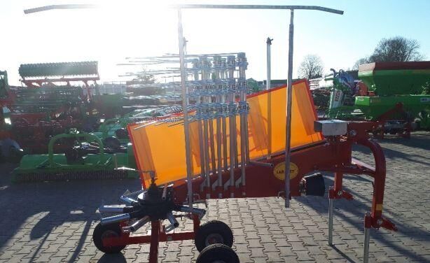 JAR-MET Kreiselschwader/ Rotary rake/ Zgrabiarka karuzelowa 3,5m - Obraceč/ Shrnovač: obrázek 4 JAR-MET Kreiselschwader/ Rotary rake/ Zgrabiarka karuzelowa 3,5m - Obraceč/ Shrnovač: obrázek 4