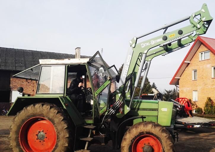 Metal-Technik Frontlader für Fendt/ Front loader/ Ładowacz TUR - Čelní nakladač pro traktor pro Traktor: obrázek 2 Metal-Technik Frontlader für Fendt/ Front loader/ Ładowacz TUR - Čelní nakladač pro traktor pro Traktor: obrázek 2
