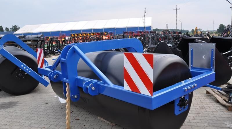 Metal-Technik Wał 2.7 m łąkowo-polowy - Zemědělský válec: obrázek 1 Metal-Technik Wał 2.7 m łąkowo-polowy - Zemědělský válec: obrázek 1