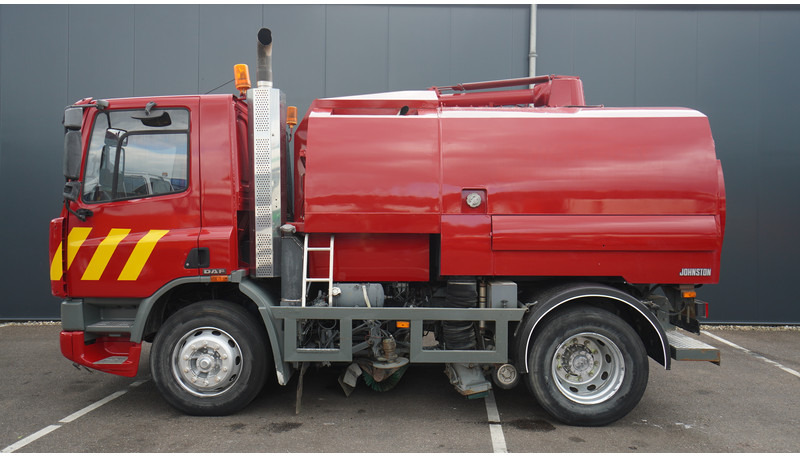 DAF 65.180 ATI STREET SWEPER RH DRIVE MANUAL GARBOX 96.000KM - Zametací vůz: obrázek 1 DAF 65.180 ATI STREET SWEPER RH DRIVE MANUAL GARBOX 96.000KM - Zametací vůz: obrázek 1