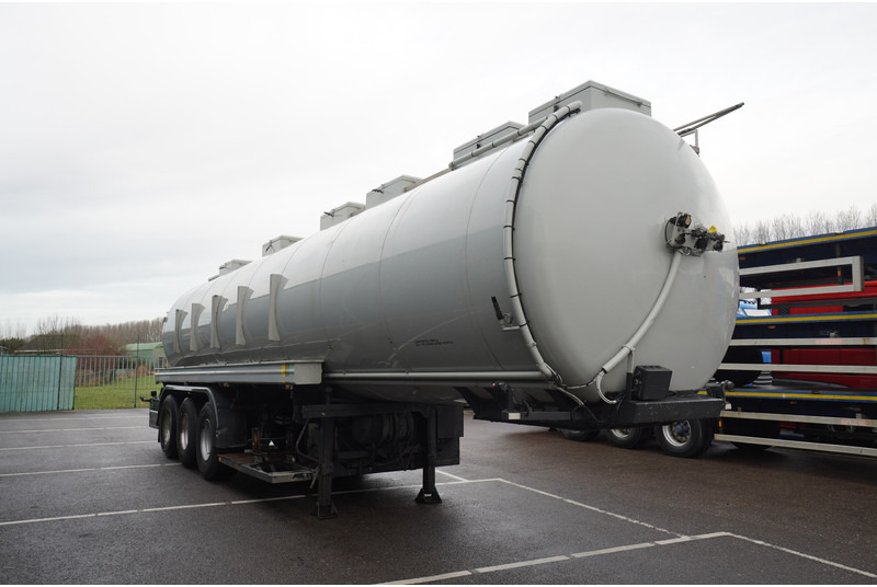 Dijkstra 3 AXLE TANK TRAILER 36 M3 - Cisternový návěs: obrázek 3 Dijkstra 3 AXLE TANK TRAILER 36 M3 - Cisternový návěs: obrázek 3