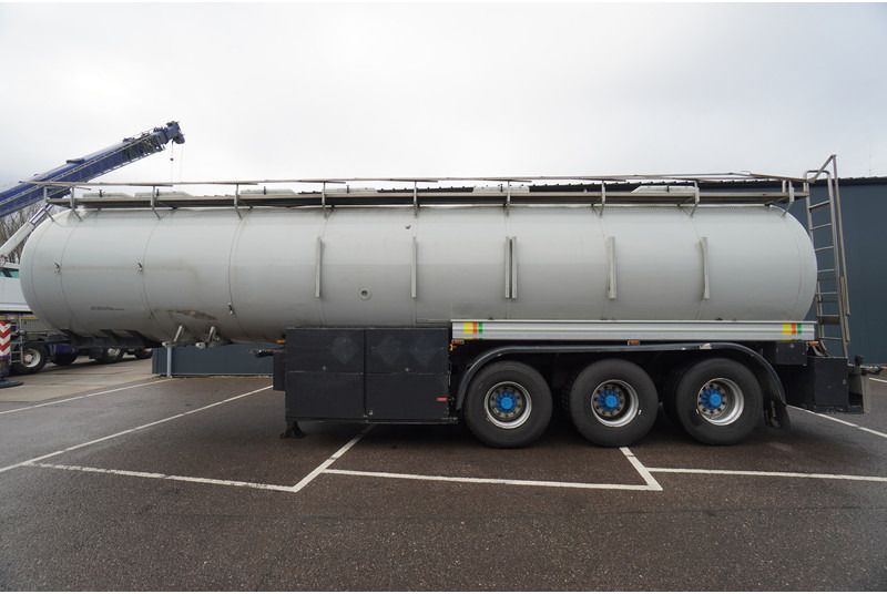 Dijkstra 3 AXLE TANK TRAILER 36 M3 - Cisternový návěs: obrázek 1 Dijkstra 3 AXLE TANK TRAILER 36 M3 - Cisternový návěs: obrázek 1