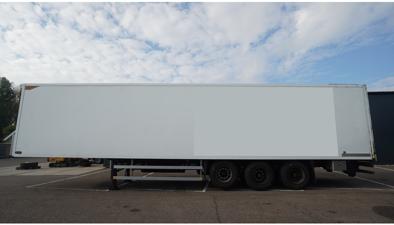 Jumbo 3 AXLE CLOSED BOX - Skříňový návěs: obrázek 1 Jumbo 3 AXLE CLOSED BOX - Skříňový návěs: obrázek 1