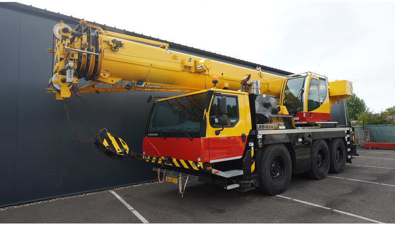 Liebherr LTM 1050-3.1 6X4X6 WITH JIB VARIOBASE - Auto s hydraulickou rukou: obrázek 4 Liebherr LTM 1050-3.1 6X4X6 WITH JIB VARIOBASE - Auto s hydraulickou rukou: obrázek 4