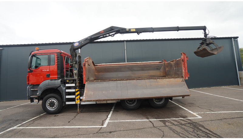 MAN TGS 28.400 6X6 2 SIDE TIPPER WITH HMF 1643 CRANE 376.400KM - Auto s hydraulickou rukou: obrázek 2 MAN TGS 28.400 6X6 2 SIDE TIPPER WITH HMF 1643 CRANE 376.400KM - Auto s hydraulickou rukou: obrázek 2