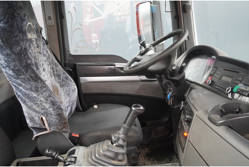 MAN TGS 35.400 8x4 HOOKARM SYSTEM MANUAL GEARBOX - Hákový nosič kontejnerů: obrázek 5 MAN TGS 35.400 8x4 HOOKARM SYSTEM MANUAL GEARBOX - Hákový nosič kontejnerů: obrázek 5