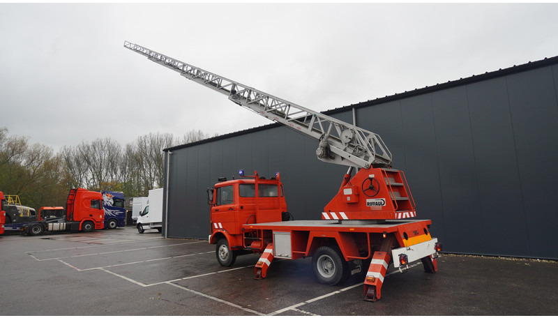 Mercedes-Benz 809 FIRE LADDER TRUCK 13.100KM MANUAL GEARBOX - Hasičský vůz: obrázek 3 Mercedes-Benz 809 FIRE LADDER TRUCK 13.100KM MANUAL GEARBOX - Hasičský vůz: obrázek 3