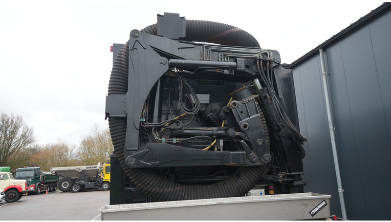 Mercedes-Benz ACTROS 4144 8X4 SEWER VACUUM MANUAL GEARBOX STEEL SUSPENSION - Čistič odpadových jam: obrázek 5 Mercedes-Benz ACTROS 4144 8X4 SEWER VACUUM MANUAL GEARBOX STEEL SUSPENSION - Čistič odpadových jam: obrázek 5