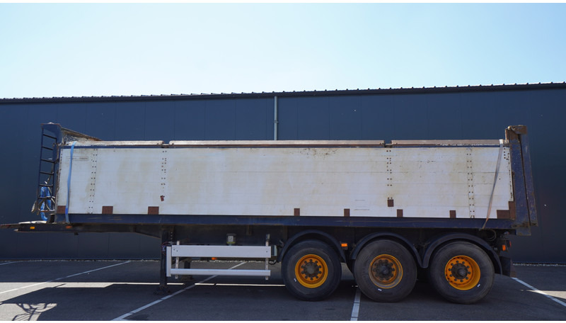 Renders 3 AXLE TIPPER TRAILER - Sklápěcí návěs: obrázek 1 Renders 3 AXLE TIPPER TRAILER - Sklápěcí návěs: obrázek 1