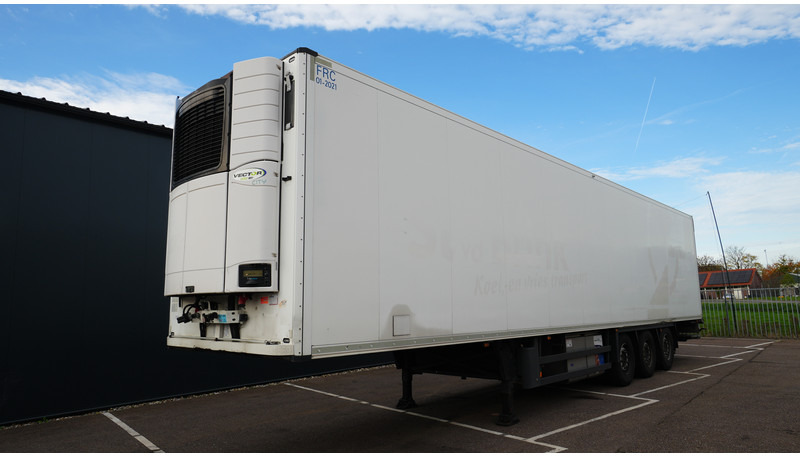 Schmitz Cargobull 3 AXLE FRIGO TRAILER - Chladírenský návěs: obrázek 2 Schmitz Cargobull 3 AXLE FRIGO TRAILER - Chladírenský návěs: obrázek 2