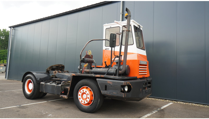 Terberg YT SL 1020 - Stavební technika: obrázek 4 Terberg YT SL 1020 - Stavební technika: obrázek 4