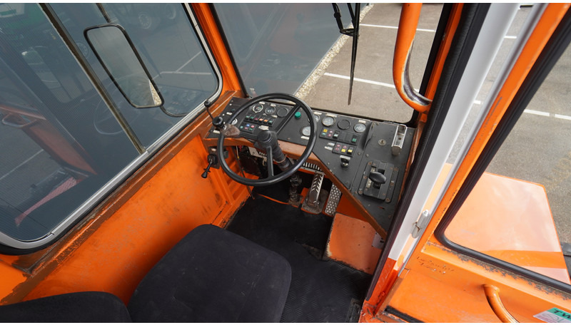 Terberg YT SL 1020 - Stavební technika: obrázek 5 Terberg YT SL 1020 - Stavební technika: obrázek 5