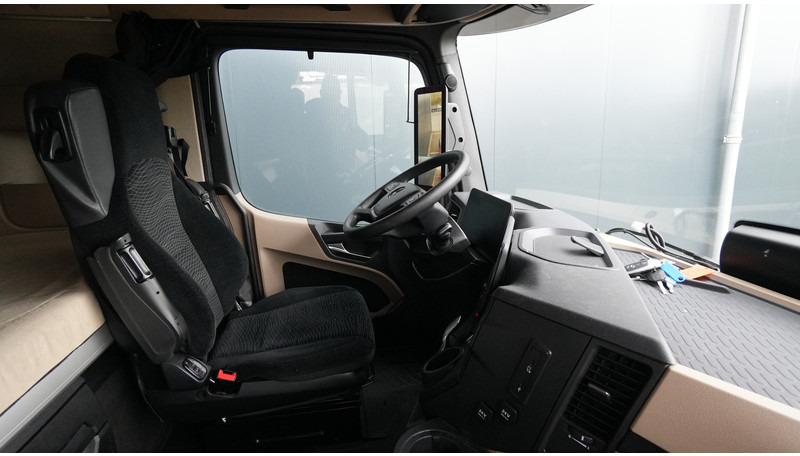 Mercedes-Benz ACTROS 1945 GIGASPACE 649.700KM - Tahač: obrázek 5 Mercedes-Benz ACTROS 1945 GIGASPACE 649.700KM - Tahač: obrázek 5