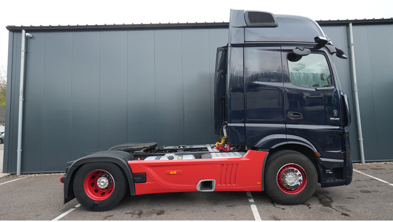 Mercedes-Benz ACTROS 1945 GIGASPACE 727.600KM - Tahač: obrázek 2 Mercedes-Benz ACTROS 1945 GIGASPACE 727.600KM - Tahač: obrázek 2