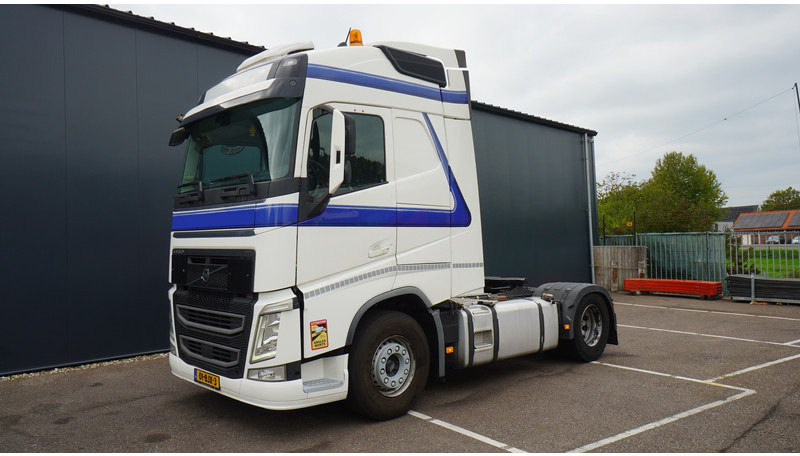 Volvo FH 420 ADR EURO 6 GLOBETROTTER - Tahač: obrázek 3 Volvo FH 420 ADR EURO 6 GLOBETROTTER - Tahač: obrázek 3