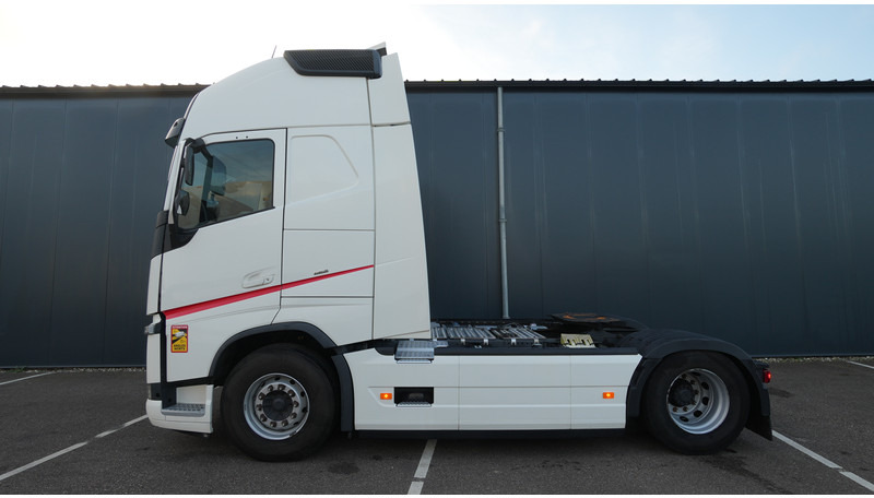 Volvo FH 460 EURO 6 GLOBETROTTER 647.800KM - Tahač: obrázek 1 Volvo FH 460 EURO 6 GLOBETROTTER 647.800KM - Tahač: obrázek 1