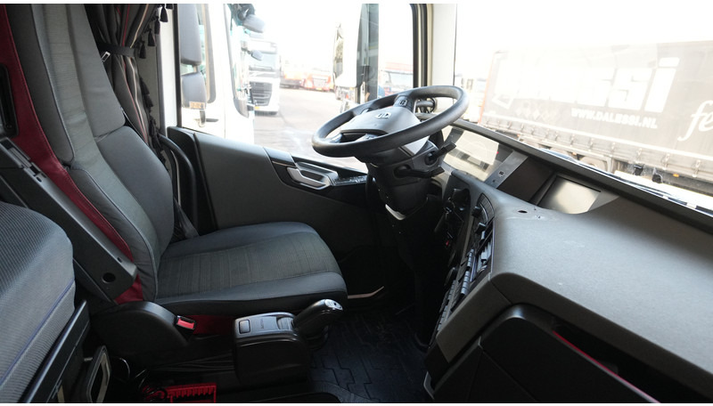Volvo FH 460 EURO 6 GLOBETROTTER 674.300KM - Tahač: obrázek 5 Volvo FH 460 EURO 6 GLOBETROTTER 674.300KM - Tahač: obrázek 5