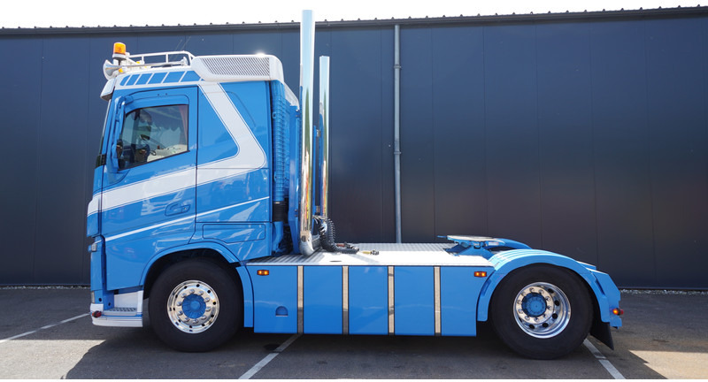 Volvo FH 460 GLOBETROTTER EURO 6 ADR - Tahač: obrázek 1 Volvo FH 460 GLOBETROTTER EURO 6 ADR - Tahač: obrázek 1