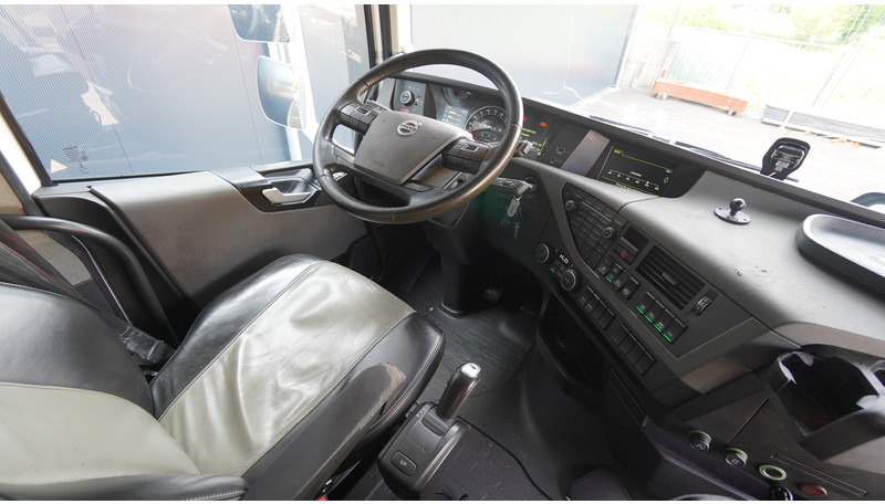 Volvo FH 460 GLOBETROTTER EURO 6 - Tahač: obrázek 5 Volvo FH 460 GLOBETROTTER EURO 6 - Tahač: obrázek 5