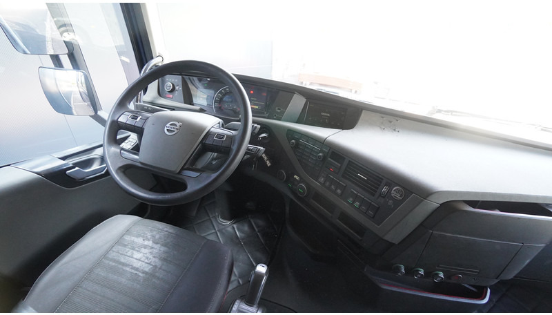 Volvo FH460 EURO 6 GLOBETROTTER 833.000KM - Tahač: obrázek 5 Volvo FH460 EURO 6 GLOBETROTTER 833.000KM - Tahač: obrázek 5