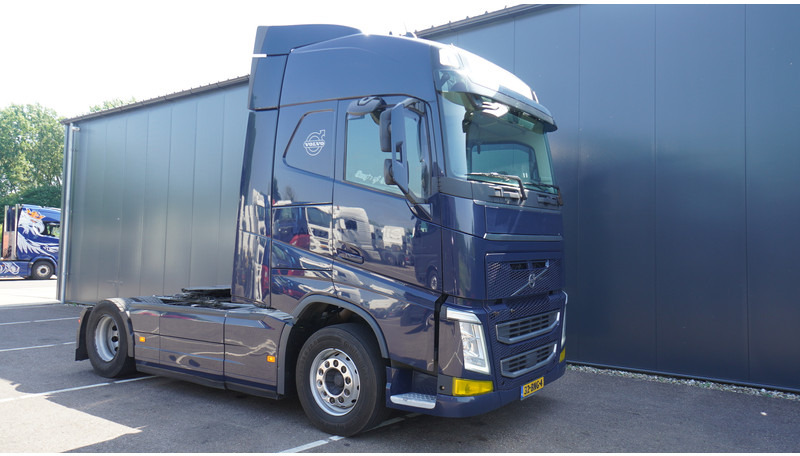 Volvo FH460 EURO 6 GLOBETROTTER 833.000KM - Tahač: obrázek 4 Volvo FH460 EURO 6 GLOBETROTTER 833.000KM - Tahač: obrázek 4
