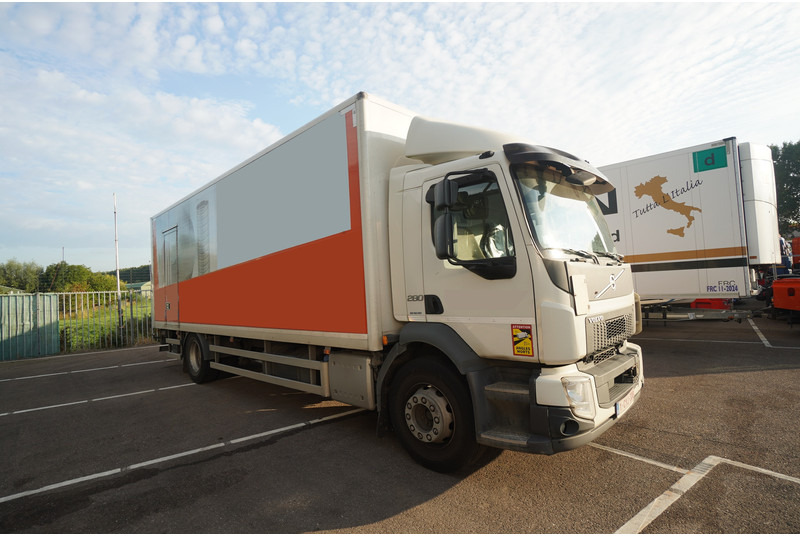 Volvo FL 280 CLOSED BOX BROKEN ENGINE NOT DRIVABLE - Skříňový nákladní auto: obrázek 3 Volvo FL 280 CLOSED BOX BROKEN ENGINE NOT DRIVABLE - Skříňový nákladní auto: obrázek 3