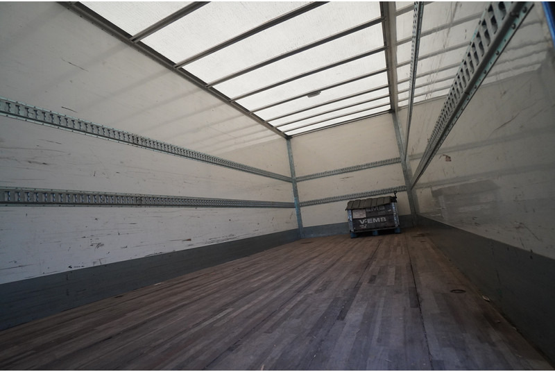 Volvo FL 280 CLOSED BOX BROKEN ENGINE NOT DRIVABLE - Skříňový nákladní auto: obrázek 4 Volvo FL 280 CLOSED BOX BROKEN ENGINE NOT DRIVABLE - Skříňový nákladní auto: obrázek 4