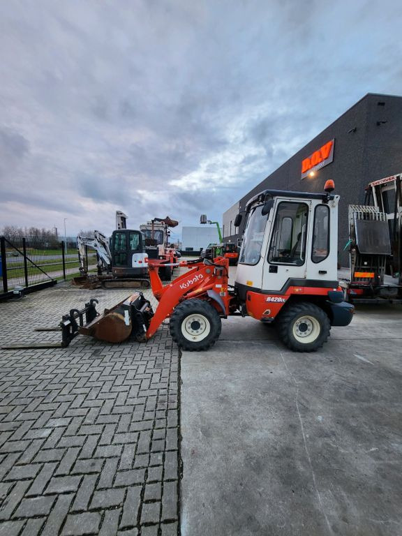 Kubota R420 - Kolový nakladač: obrázek 2 Kubota R420 - Kolový nakladač: obrázek 2