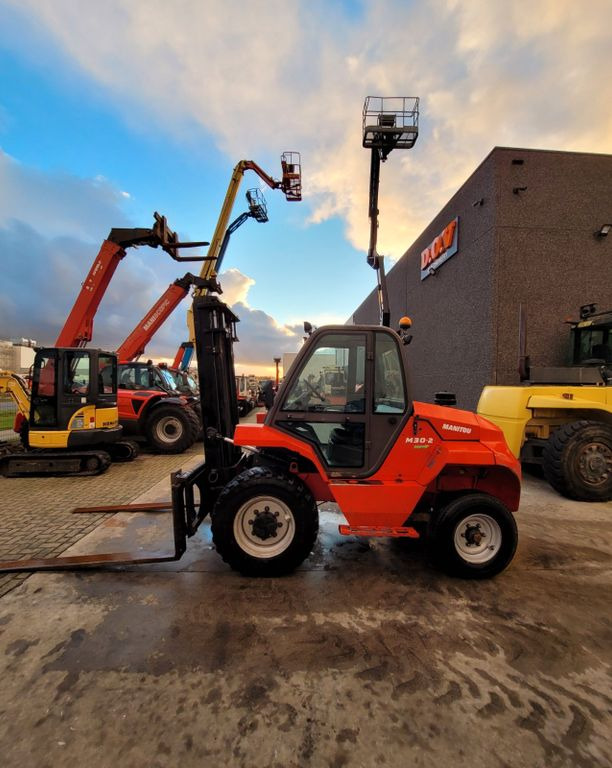 Manitou M30-2 - Dieselový vysokozdvižný vozík: obrázek 2 Manitou M30-2 - Dieselový vysokozdvižný vozík: obrázek 2