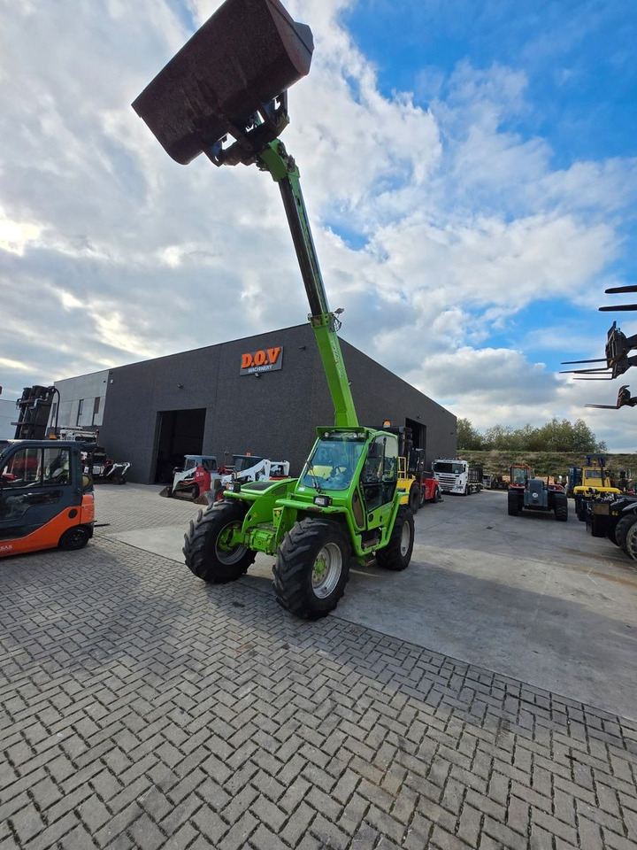 Merlo P40.7CS - Teleskopický manipulátor: obrázek 1 Merlo P40.7CS - Teleskopický manipulátor: obrázek 1