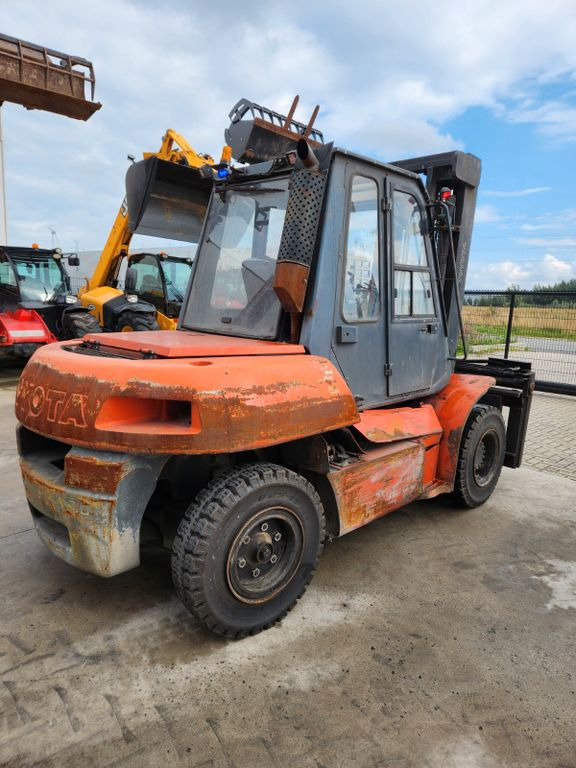 Toyota 5FD70 - Dieselový vysokozdvižný vozík: obrázek 4 Toyota 5FD70 - Dieselový vysokozdvižný vozík: obrázek 4