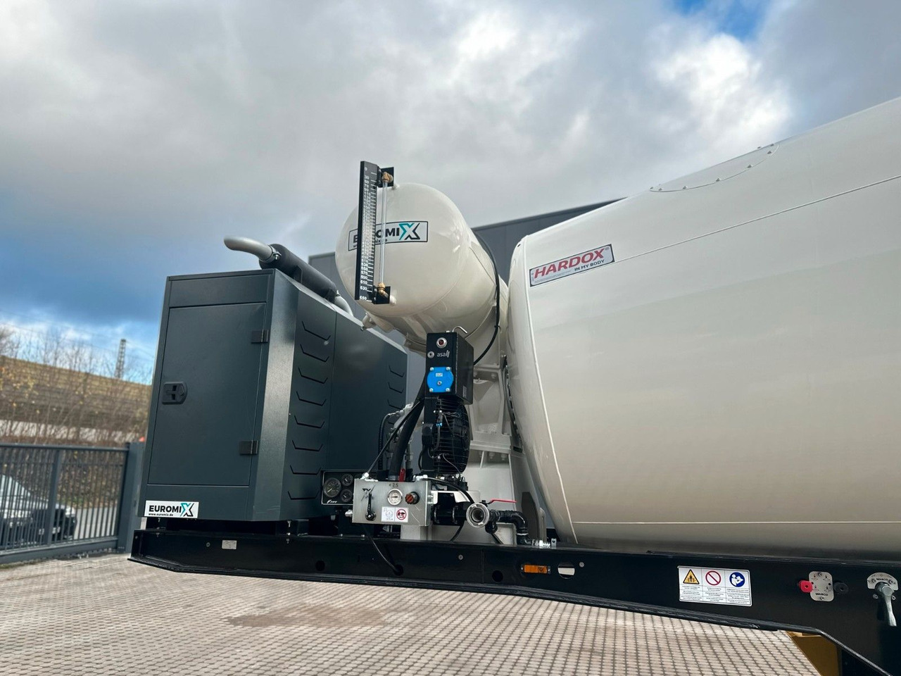 Autodomíchávač EUROMIX MTP - 12m³ Betonmischer-Auflieger: obrázek 10