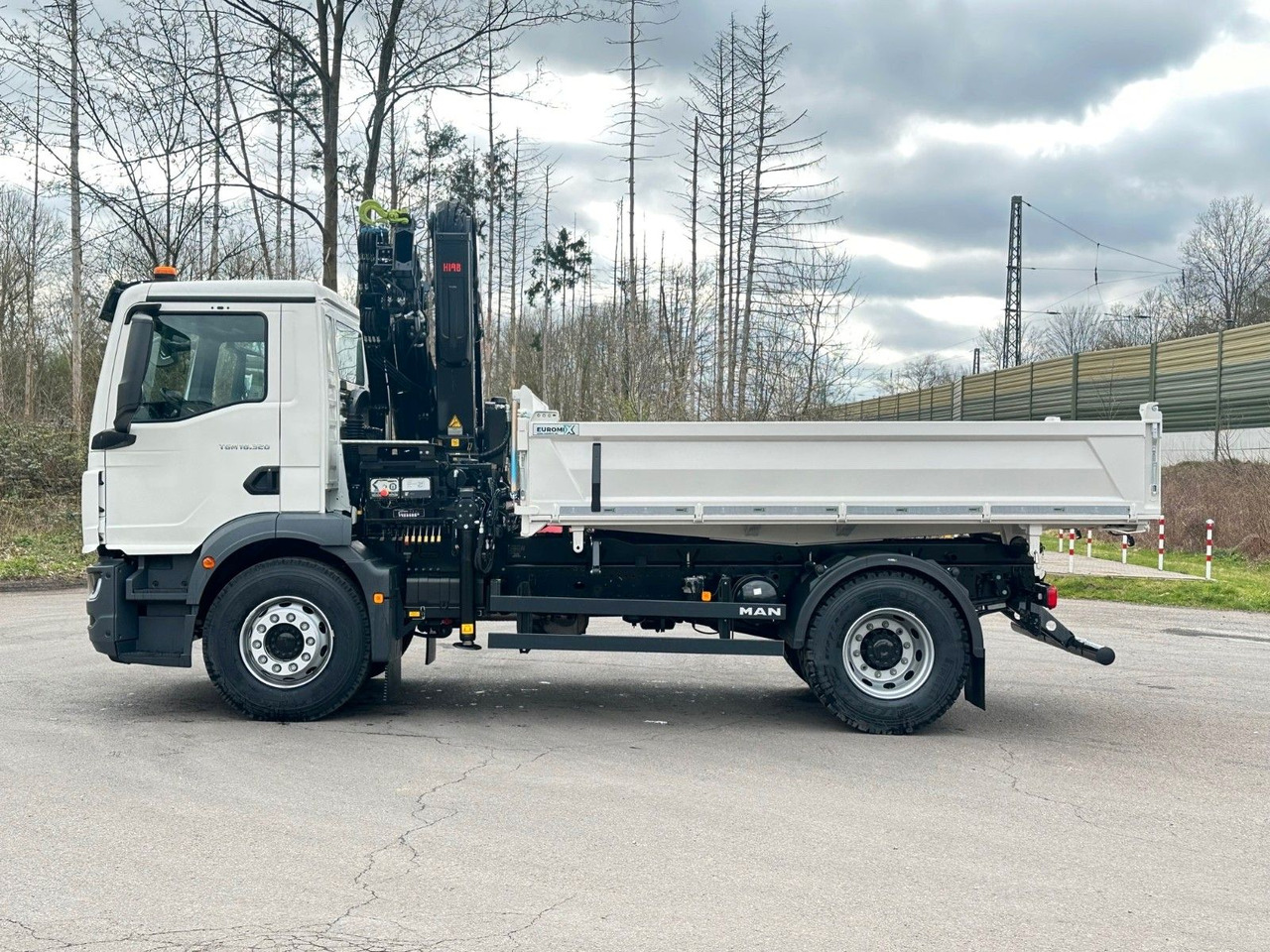 MAN TGM 18.320 4x2 Euro6e Hiab X-HiDuo 138DS-3 - Sklápěč, Auto s hydraulickou rukou: obrázek 3 MAN TGM 18.320 4x2 Euro6e Hiab X-HiDuo 138DS-3 - Sklápěč, Auto s hydraulickou rukou: obrázek 3