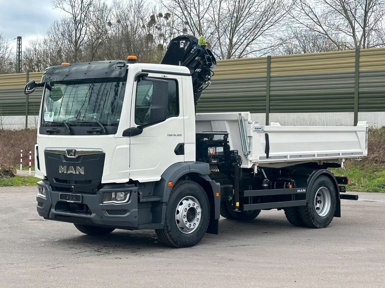 MAN TGM 18.320 4x2 Euro6e Hiab X-HiDuo 138DS-3 - Sklápěč, Auto s hydraulickou rukou: obrázek 2 MAN TGM 18.320 4x2 Euro6e Hiab X-HiDuo 138DS-3 - Sklápěč, Auto s hydraulickou rukou: obrázek 2
