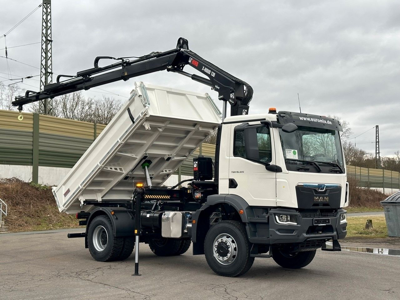 MAN TGM 18.320 4x4 Euro6e Hiab X-HiDuo 138DS-3 - Sklápěč, Auto s hydraulickou rukou: obrázek 1 MAN TGM 18.320 4x4 Euro6e Hiab X-HiDuo 138DS-3 - Sklápěč, Auto s hydraulickou rukou: obrázek 1