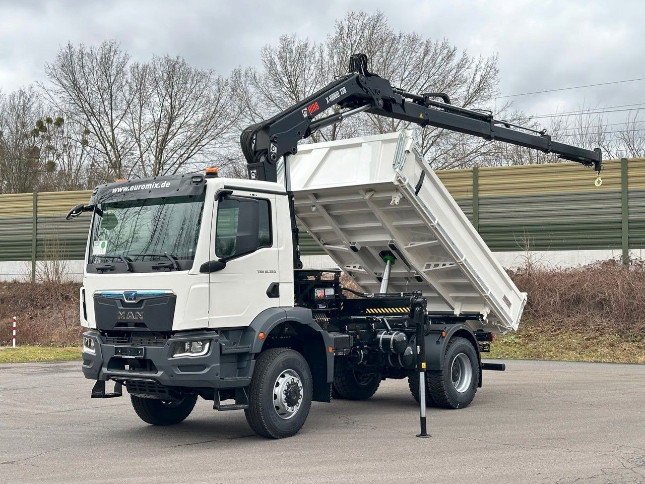 MAN TGM 18.320 4x4 Euro6e Hiab X-HiDuo 138DS-3 - Sklápěč, Auto s hydraulickou rukou: obrázek 1 MAN TGM 18.320 4x4 Euro6e Hiab X-HiDuo 138DS-3 - Sklápěč, Auto s hydraulickou rukou: obrázek 1