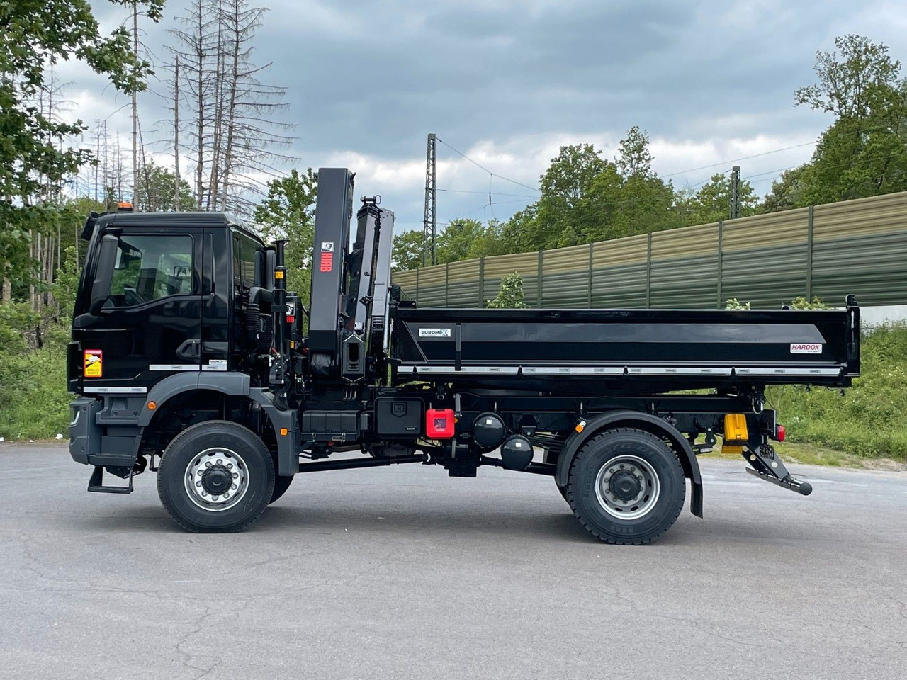 MAN TGM 18.320 4x4 Euro6e Hiab X Hiduo 228-4 - Sklápěč, Auto s hydraulickou rukou: obrázek 4 MAN TGM 18.320 4x4 Euro6e Hiab X Hiduo 228-4 - Sklápěč, Auto s hydraulickou rukou: obrázek 4