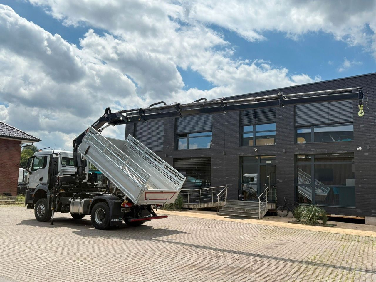 MAN TGS 18.400 TG3 4x4 Euro6e Hiab X-HiDuo 138DS-4 - Sklápěč, Auto s hydraulickou rukou: obrázek 4 MAN TGS 18.400 TG3 4x4 Euro6e Hiab X-HiDuo 138DS-4 - Sklápěč, Auto s hydraulickou rukou: obrázek 4