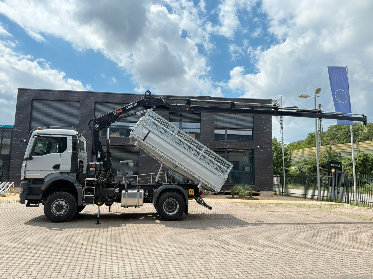 MAN TGS 18.400 TG3 4x4 Euro6e Hiab X-HiDuo 138DS-4 - Sklápěč, Auto s hydraulickou rukou: obrázek 4 MAN TGS 18.400 TG3 4x4 Euro6e Hiab X-HiDuo 138DS-4 - Sklápěč, Auto s hydraulickou rukou: obrázek 4