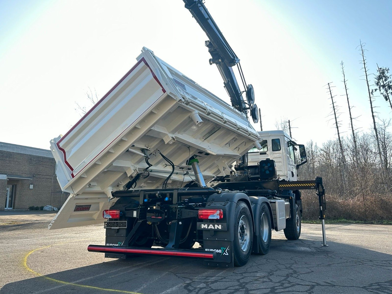 MAN TGS 28.440 6x4-4 / 3-Seiten- Kipper EuromixMTP - Sklápěč: obrázek 4 MAN TGS 28.440 6x4-4 / 3-Seiten- Kipper EuromixMTP - Sklápěč: obrázek 4