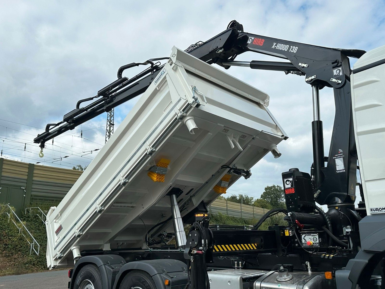 MAN TGS 28.440 6x4-4/3-Seiten- Kipper / Hiab 138-3 leasing MAN TGS 28.440 6x4-4/3-Seiten- Kipper / Hiab 138-3: obrázek 20