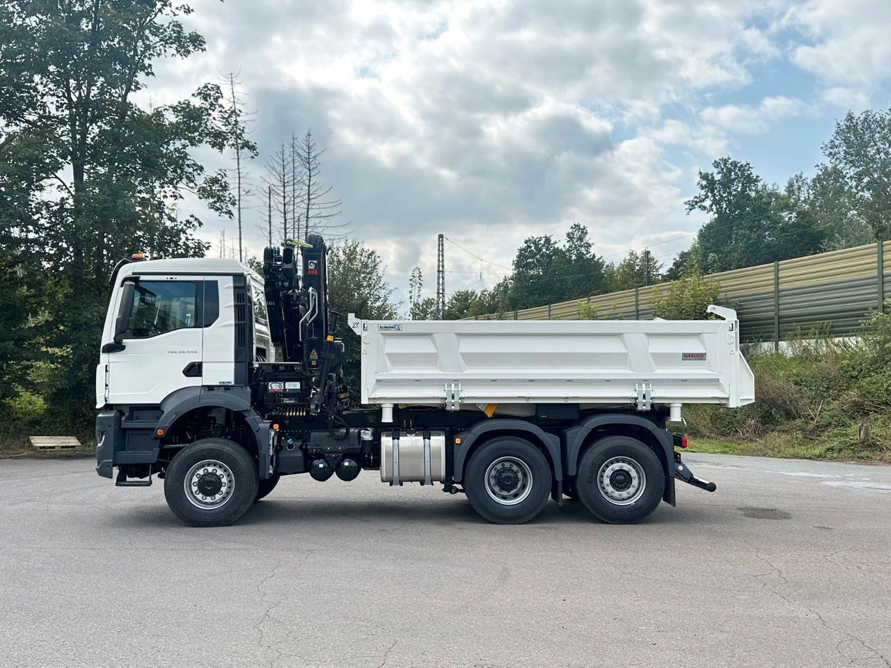 MAN TGS 28.440 6x4-4/3-Seiten- Kipper / Hiab 138-3 - Sklápěč, Auto s hydraulickou rukou: obrázek 3 MAN TGS 28.440 6x4-4/3-Seiten- Kipper / Hiab 138-3 - Sklápěč, Auto s hydraulickou rukou: obrázek 3