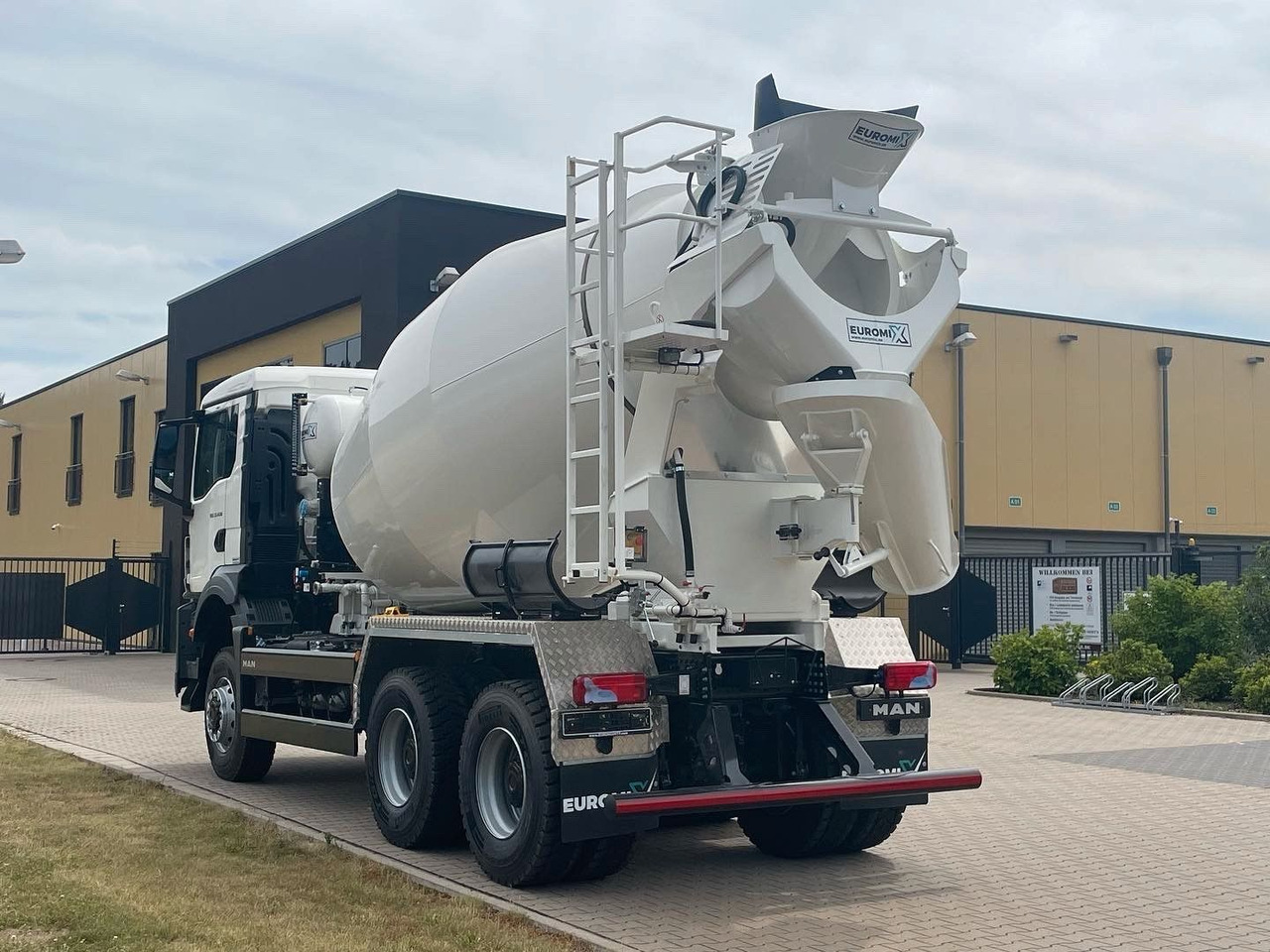 MAN TGS 33.440 / 6X6 Euro6e Euromix MTP EM 7 L - Autodomíchávač: obrázek 5 MAN TGS 33.440 / 6X6 Euro6e Euromix MTP EM 7 L - Autodomíchávač: obrázek 5