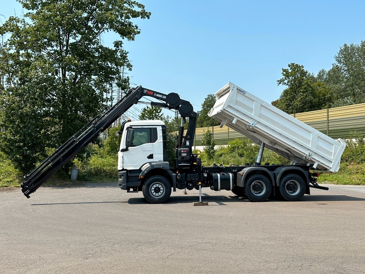 MAN TGS 33.440 6x4 /3-Seiten- Kipper / HIAB 228-6 - Sklápěč, Auto s hydraulickou rukou: obrázek 2 MAN TGS 33.440 6x4 /3-Seiten- Kipper / HIAB 228-6 - Sklápěč, Auto s hydraulickou rukou: obrázek 2