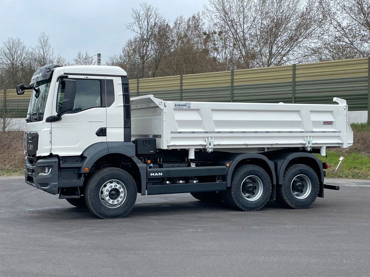 MAN TGS 33.440 6x4 /Euro6 3-Seiten-Kipper EuromixMTP - Sklápěč: obrázek 4 MAN TGS 33.440 6x4 /Euro6 3-Seiten-Kipper EuromixMTP - Sklápěč: obrázek 4
