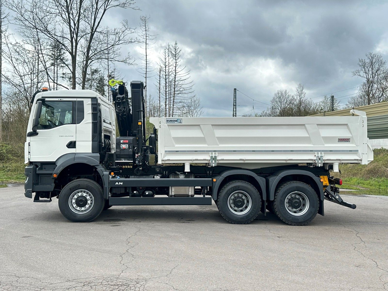 MAN TGS 33.440 6x6 /3-Seiten- Kipper / HIAB 228-4 - Sklápěč, Auto s hydraulickou rukou: obrázek 4 MAN TGS 33.440 6x6 /3-Seiten- Kipper / HIAB 228-4 - Sklápěč, Auto s hydraulickou rukou: obrázek 4