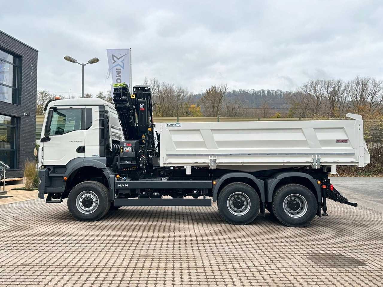 MAN TGS 33.440 6x6 /3-Seiten- Kipper / Kran HIAB 302 - Sklápěč, Auto s hydraulickou rukou: obrázek 3 MAN TGS 33.440 6x6 /3-Seiten- Kipper / Kran HIAB 302 - Sklápěč, Auto s hydraulickou rukou: obrázek 3